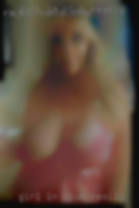 girl in club really wants cock